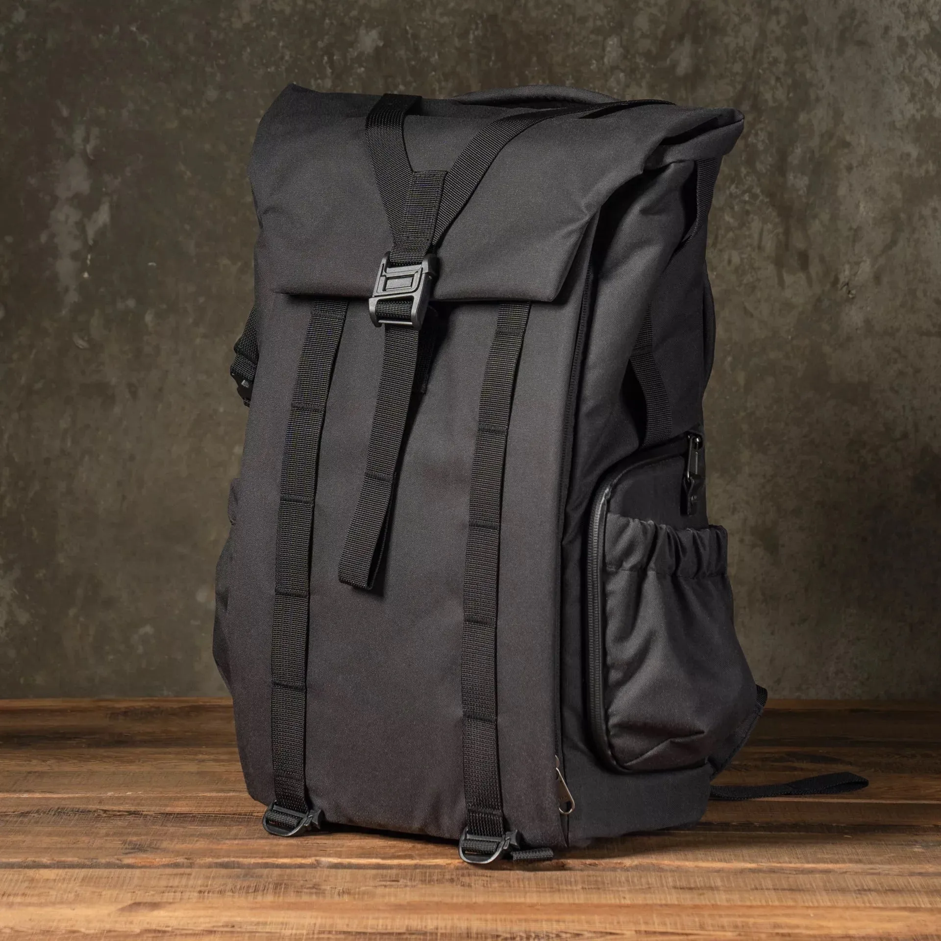 New Pilot Travel Camera Backpack 18L