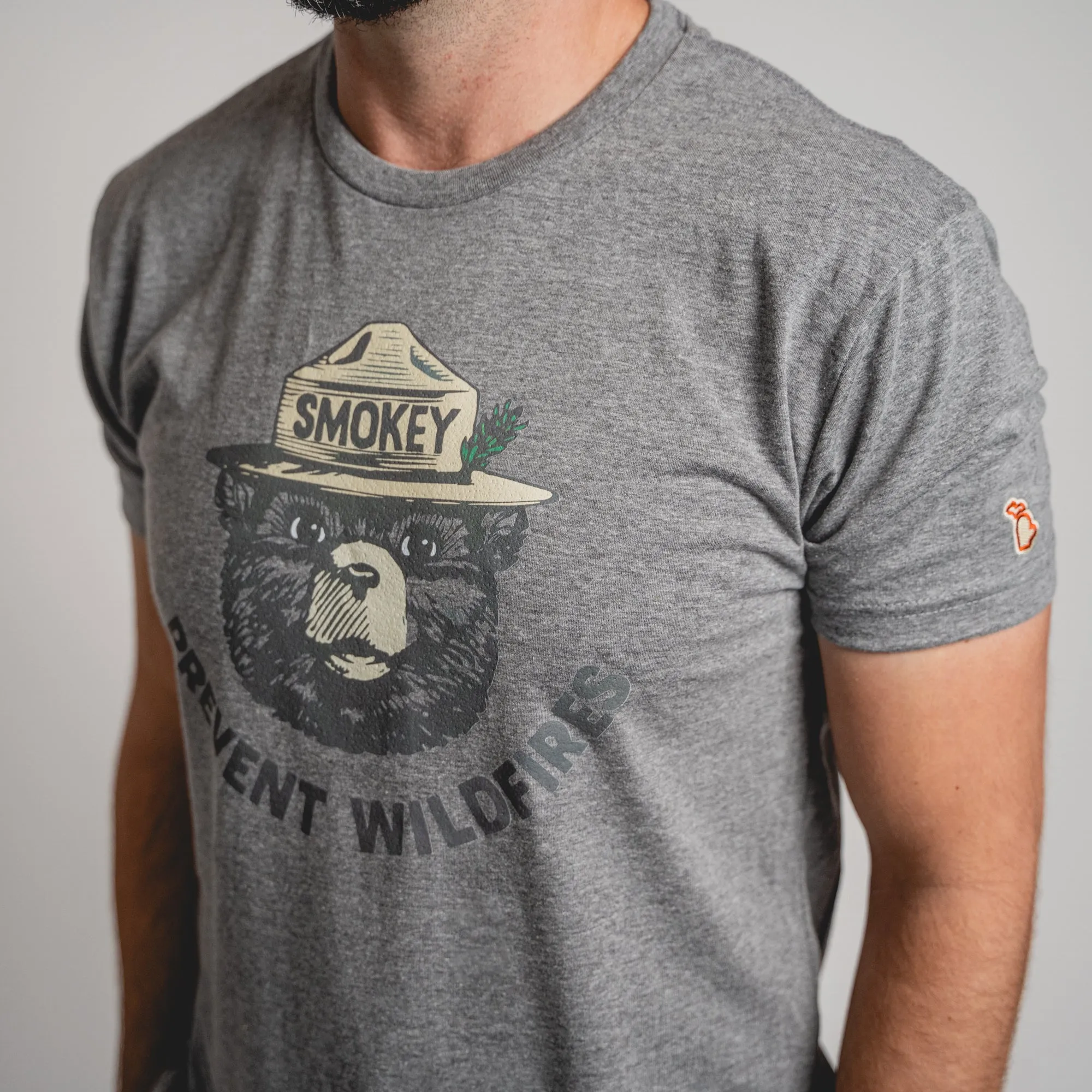 SMOKEY BEAR - CLASSIC (UNISEX)